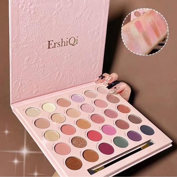 Eyeshadow palette Smoke N' Roses Pressed Powder eyeshadow Palette - Picture 1 of 9